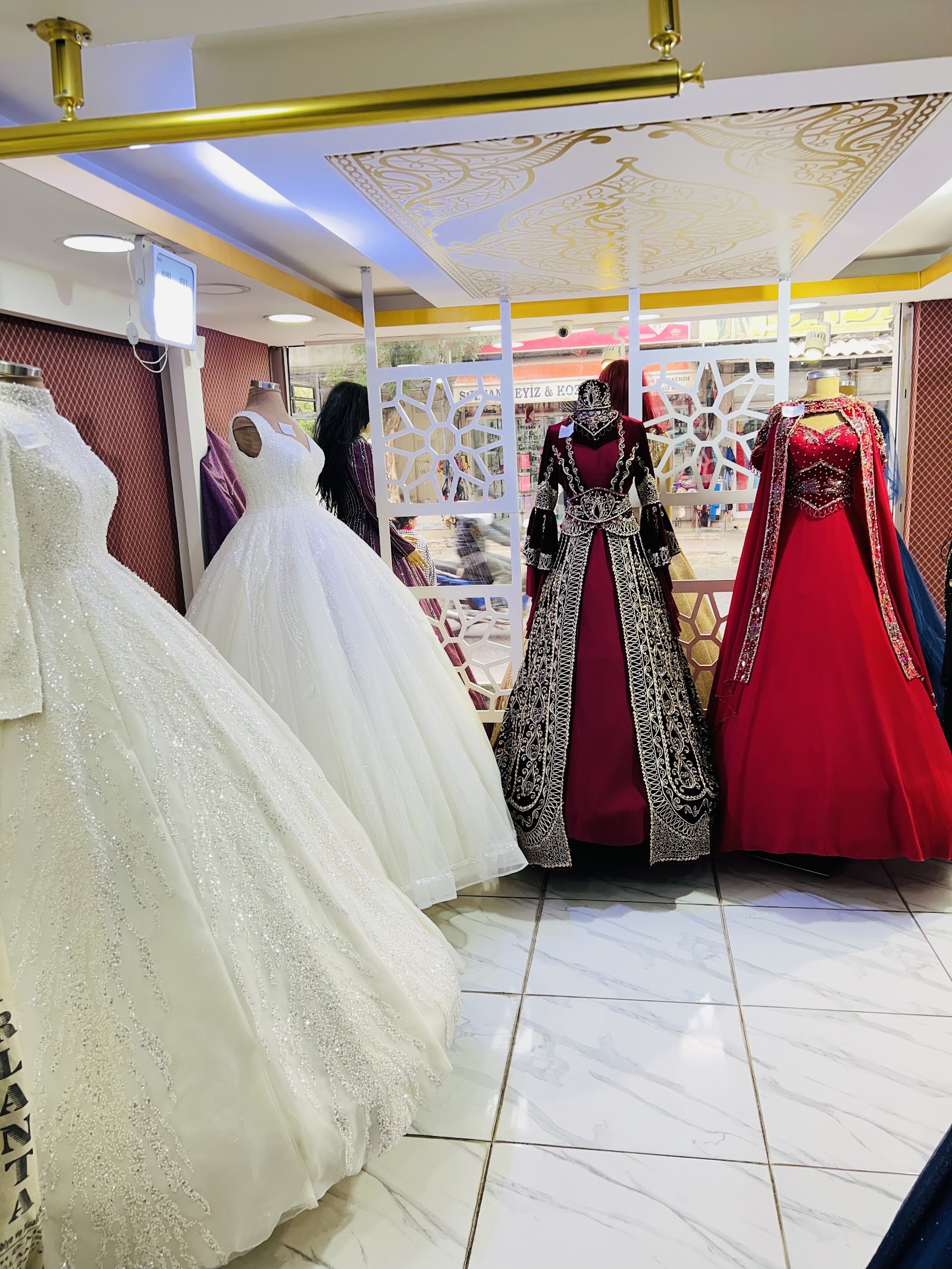 Pirlanta Gelinlik & Abiye Sarayi